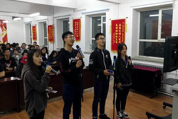 SM视频
社团联合会举办“喜迎国庆,唱响未来”主题文艺晚会12.jpg SM视频
社团联合会举办“喜迎国庆,唱响未来”主题文艺晚会12.jpg